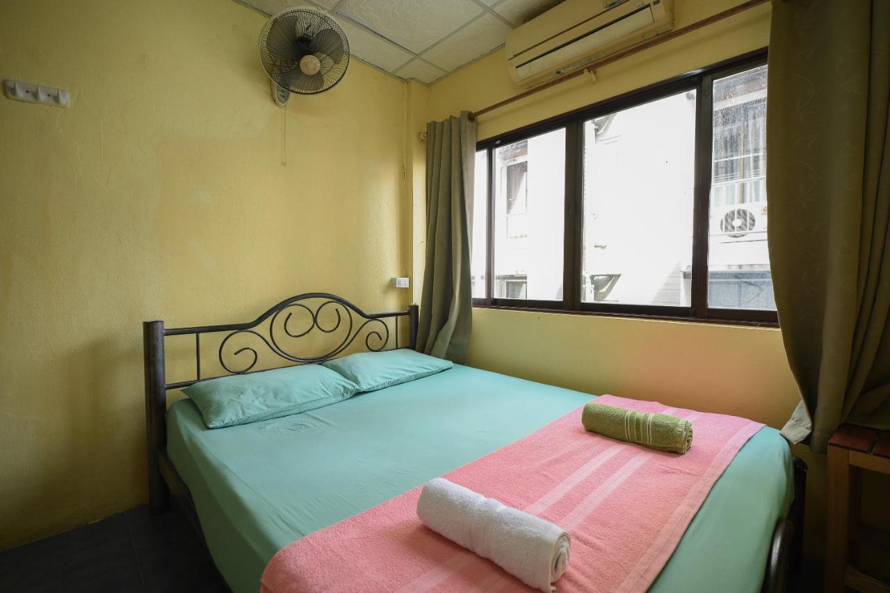 Oyo 938 Place Inn Bangkok Esterno foto