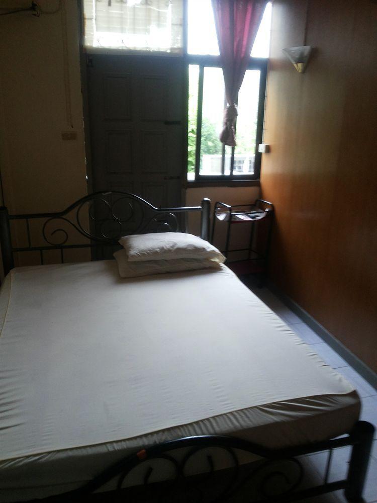 Oyo 938 Place Inn Bangkok Esterno foto